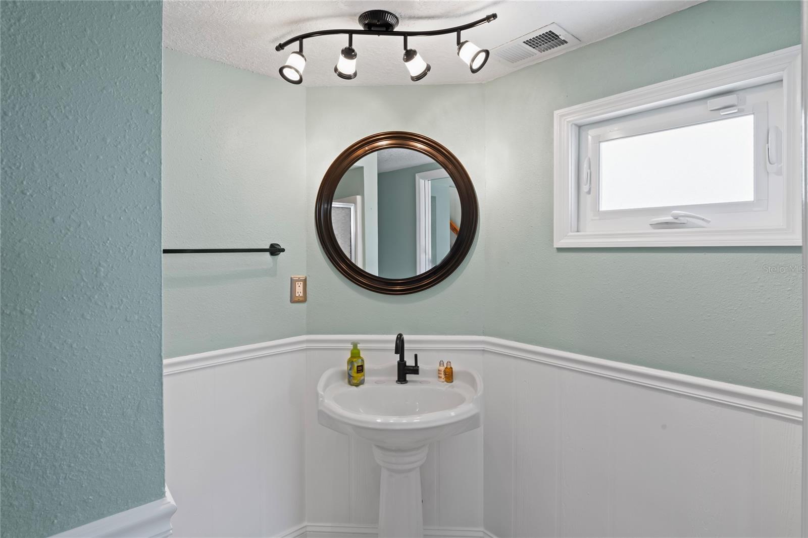 Image 37 of 75 For 6603 Driftwood Drive