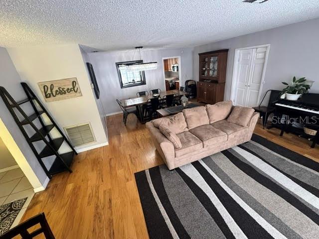 Image 21 of 31 For 6706 Waldorf Court