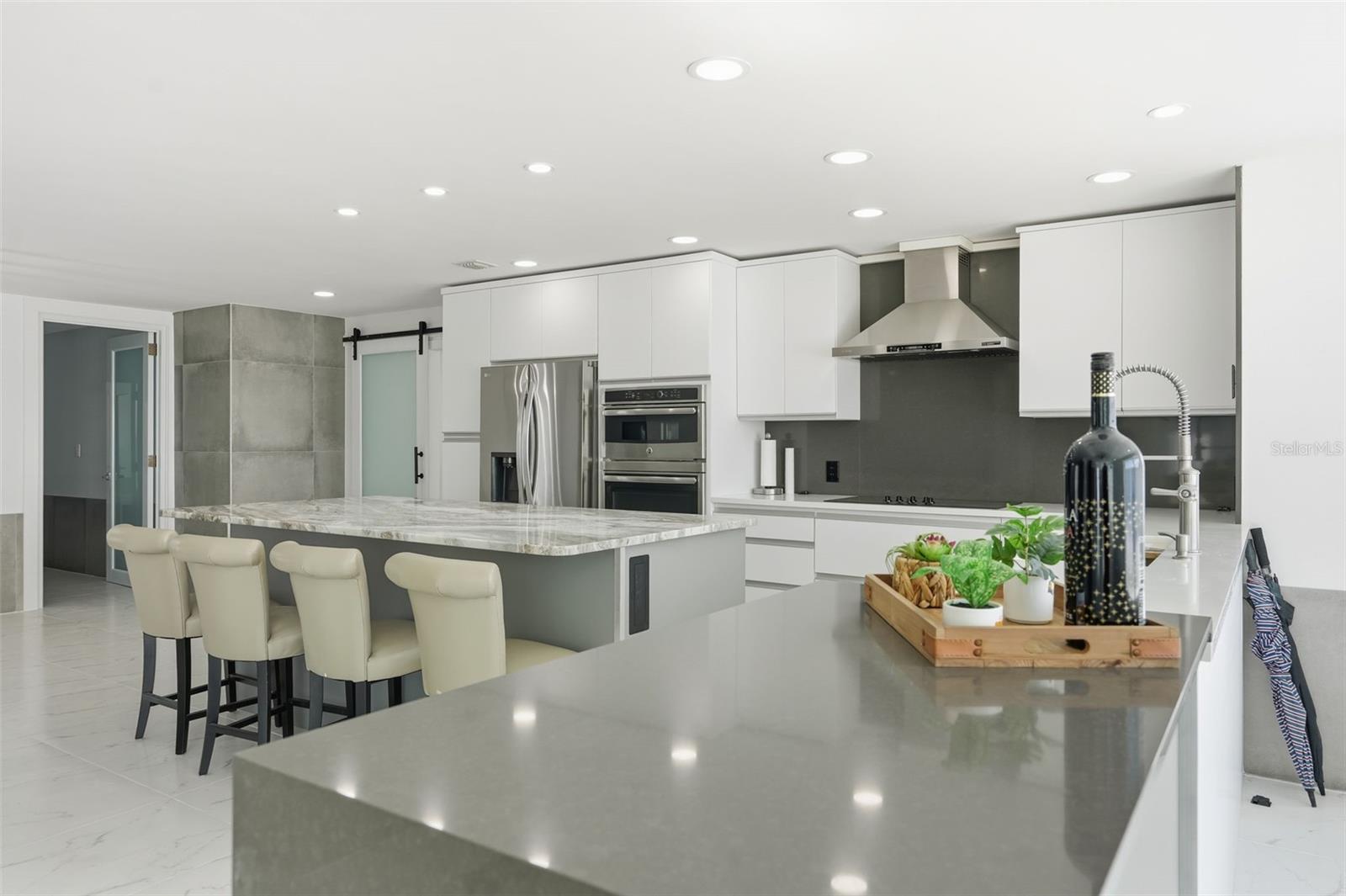 Image 12 of 57 For 11982 Bayshore Drive