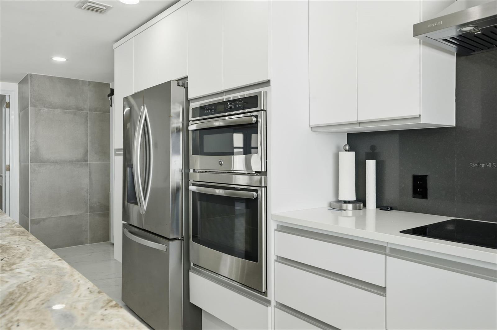 Image 17 of 57 For 11982 Bayshore Drive