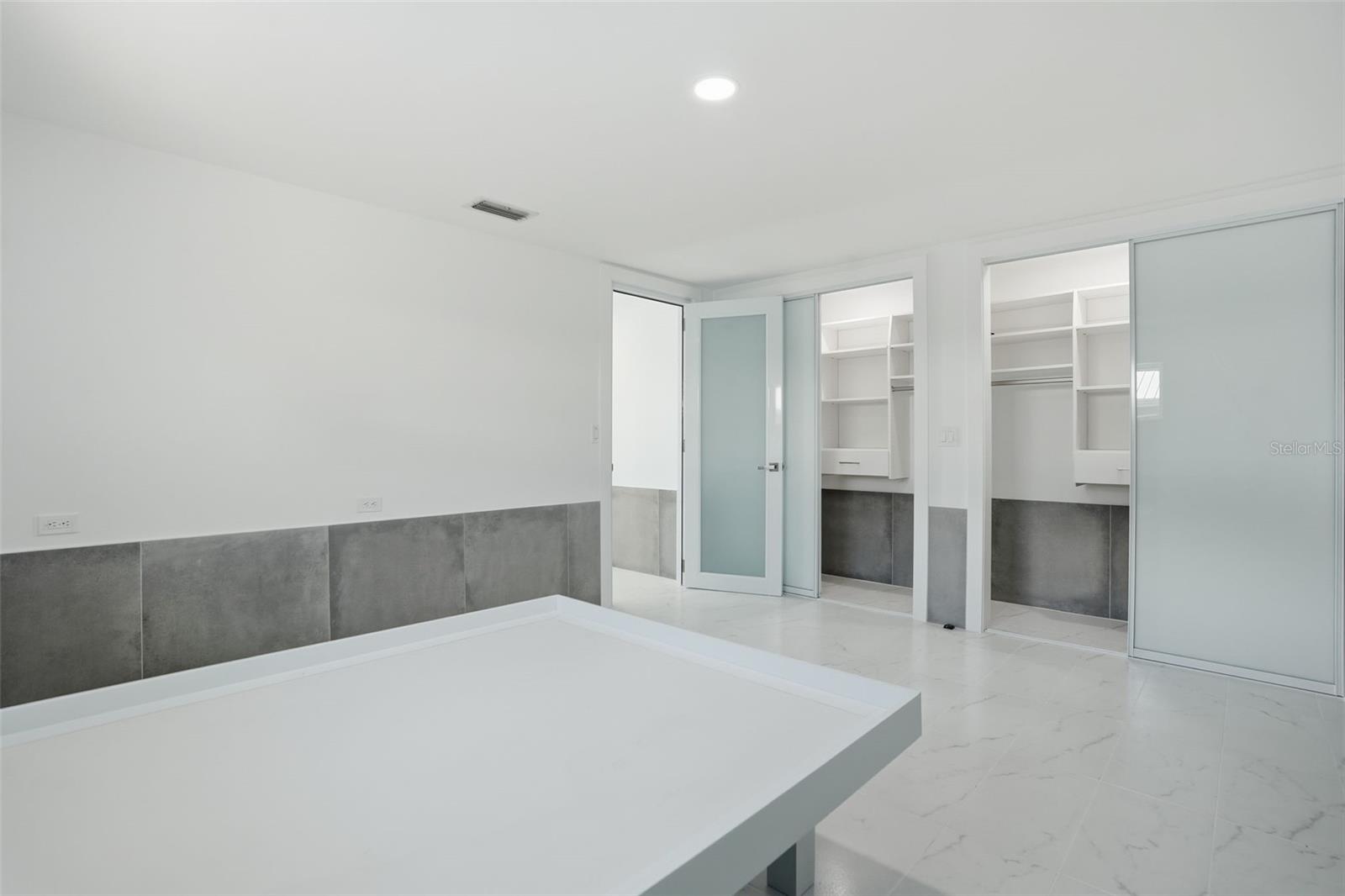 Image 19 of 57 For 11982 Bayshore Drive