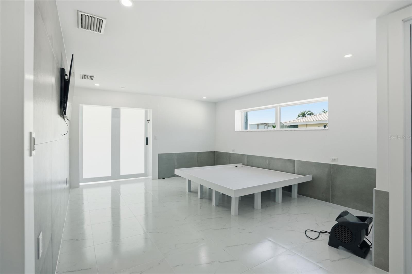 Image 20 of 57 For 11982 Bayshore Drive