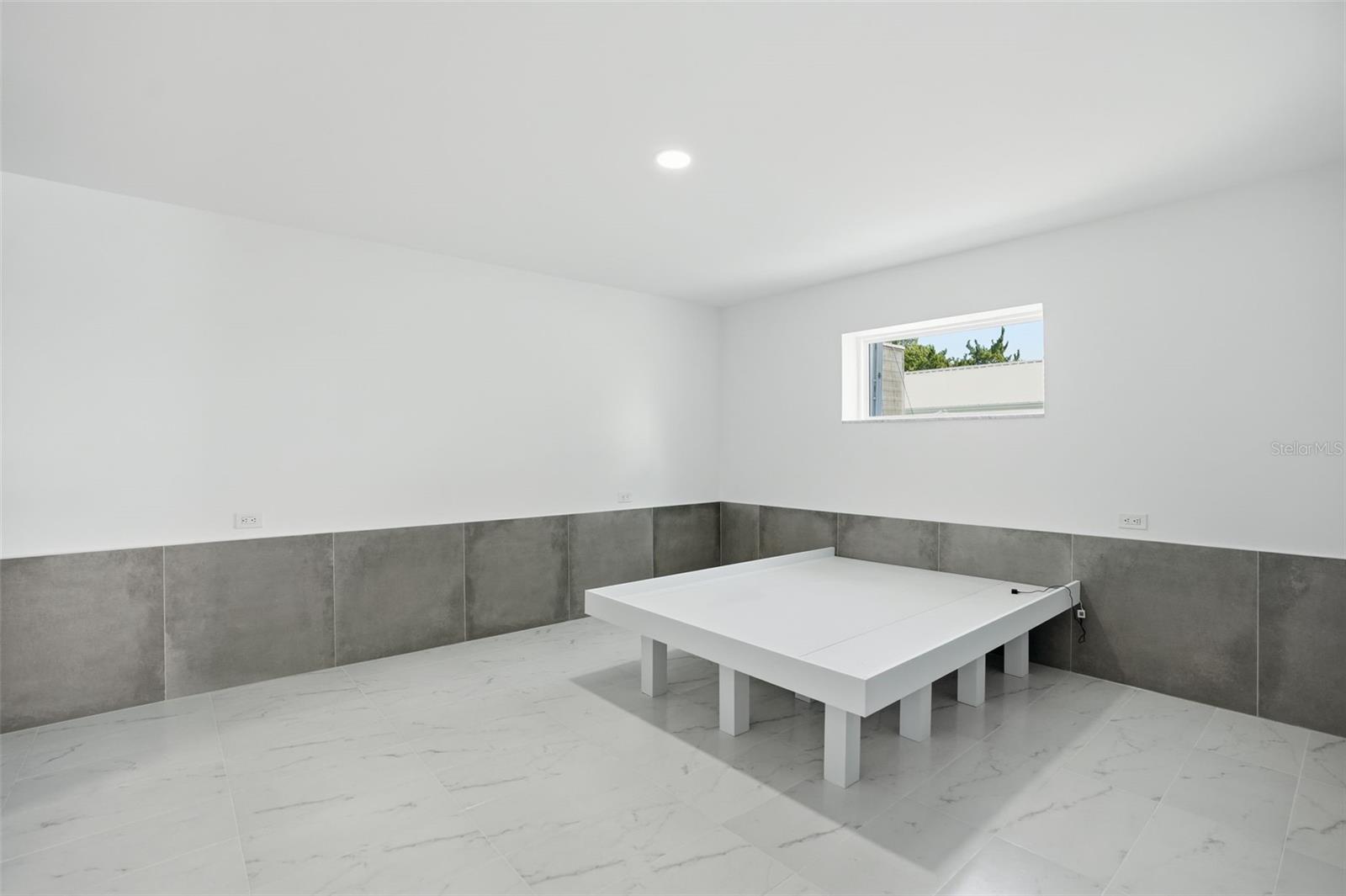 Image 33 of 57 For 11982 Bayshore Drive