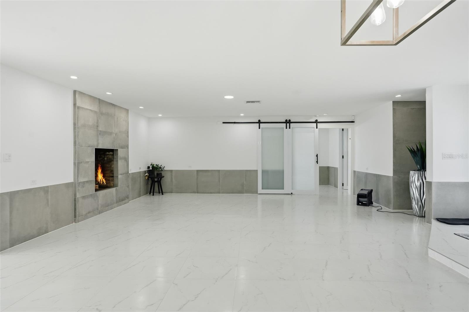 Image 34 of 57 For 11982 Bayshore Drive