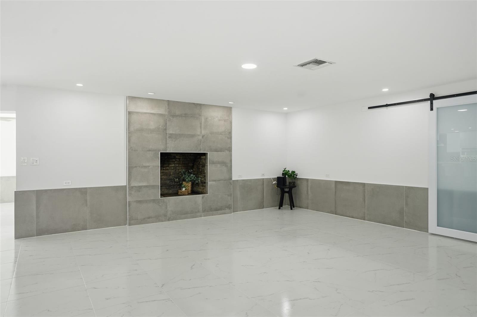 Image 35 of 57 For 11982 Bayshore Drive