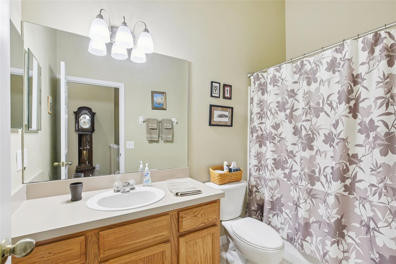 Image 19 of 40 For 8513 Shallow Creek Court