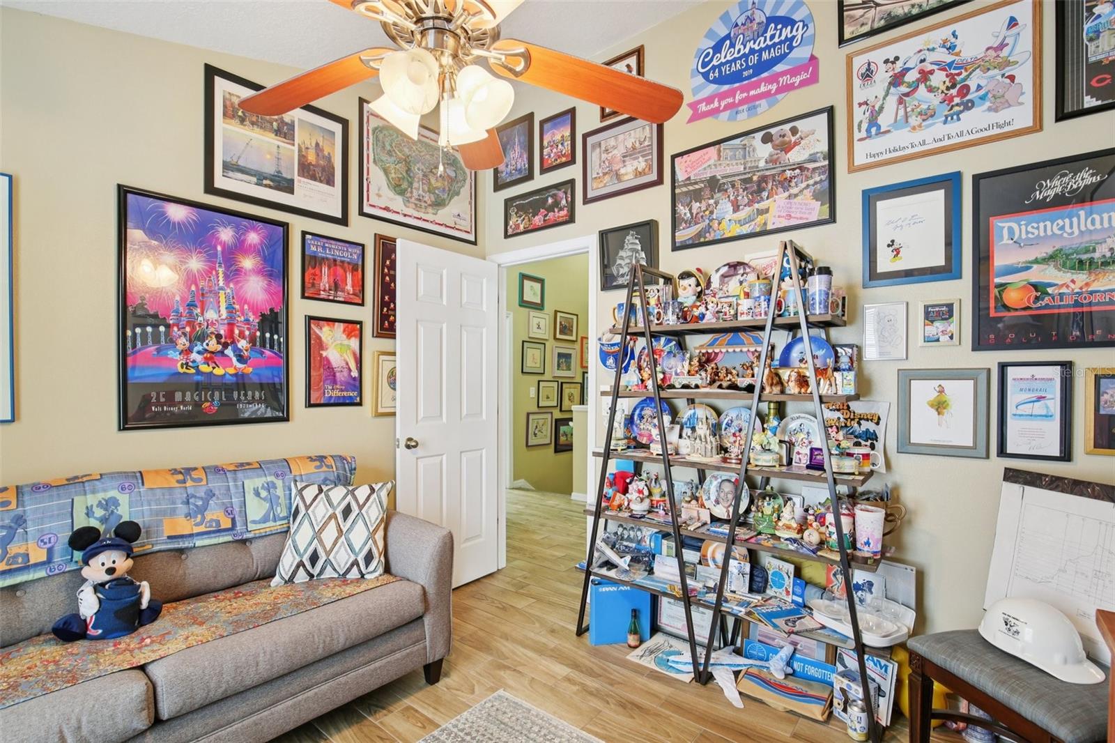 Image 25 of 40 For 8513 Shallow Creek Court