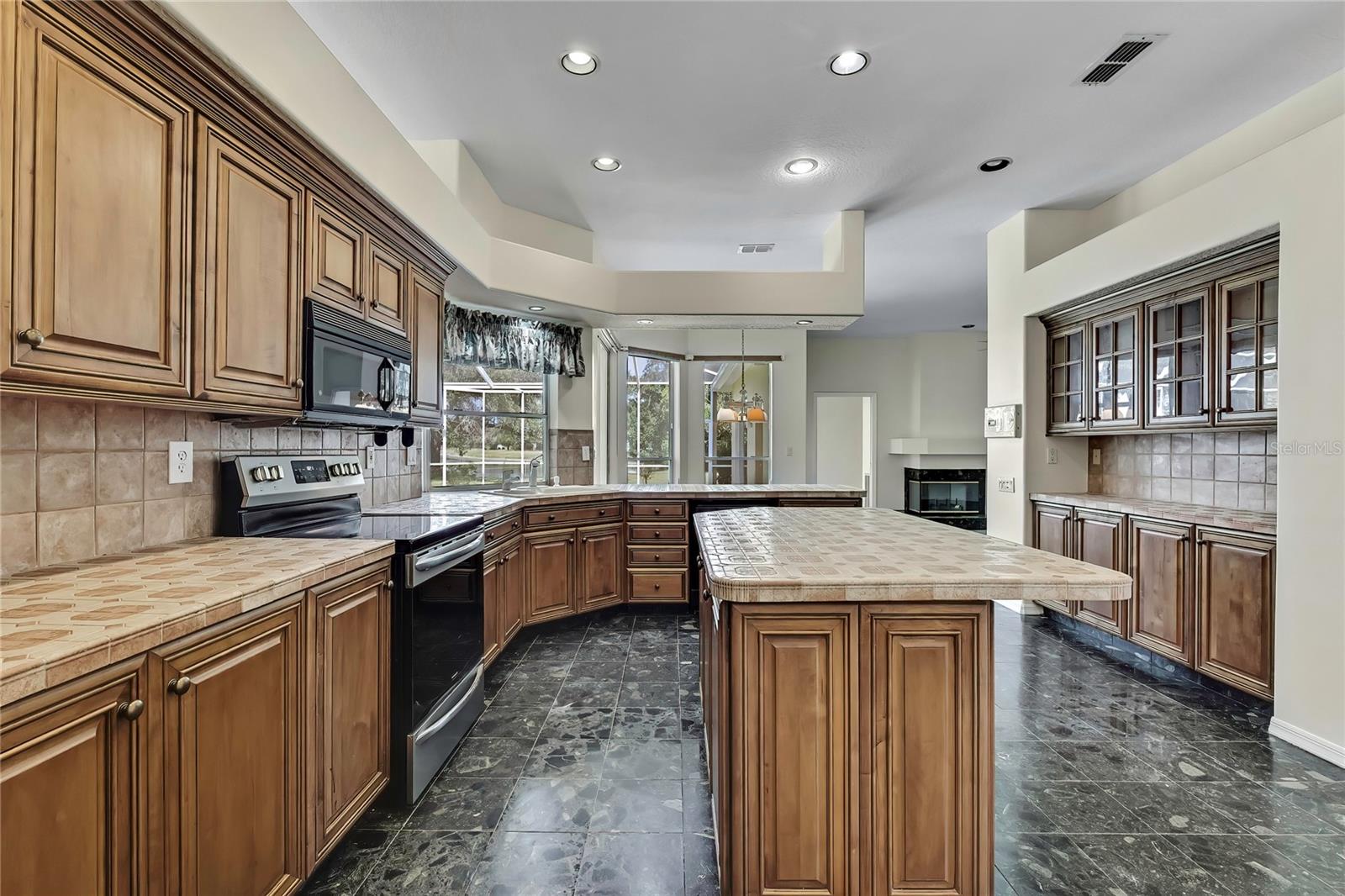 Image 6 of 75 For 4412 Lake In The Woods Drive