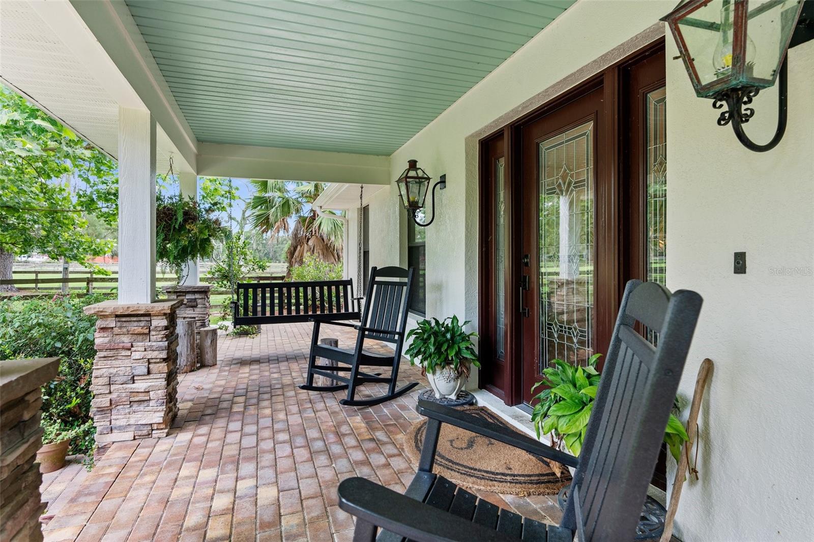 Listing photo id 16 for 1325 Culbreath Road