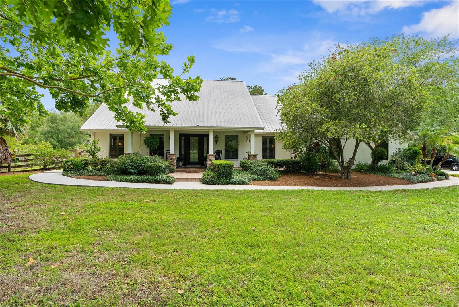 Listing photo id 1 for 1325 Culbreath Road