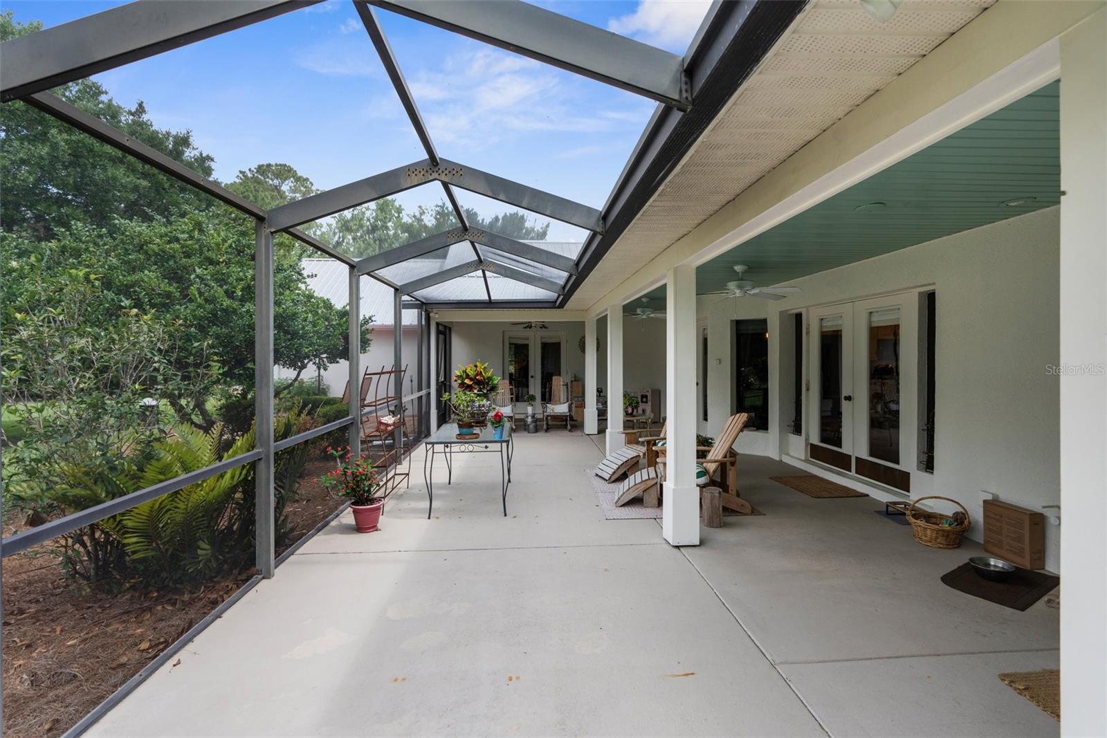 Listing photo id 40 for 1325 Culbreath Road