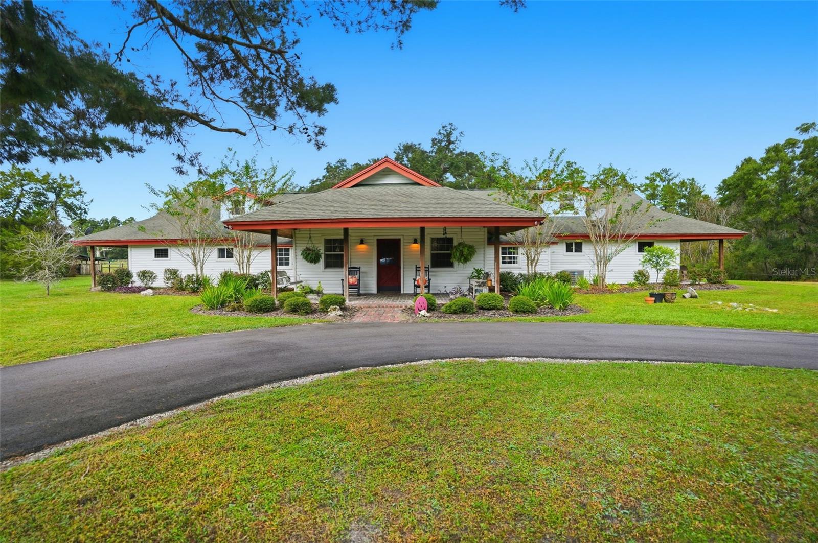 Listing photo id 3 for 1325 Culbreath Road