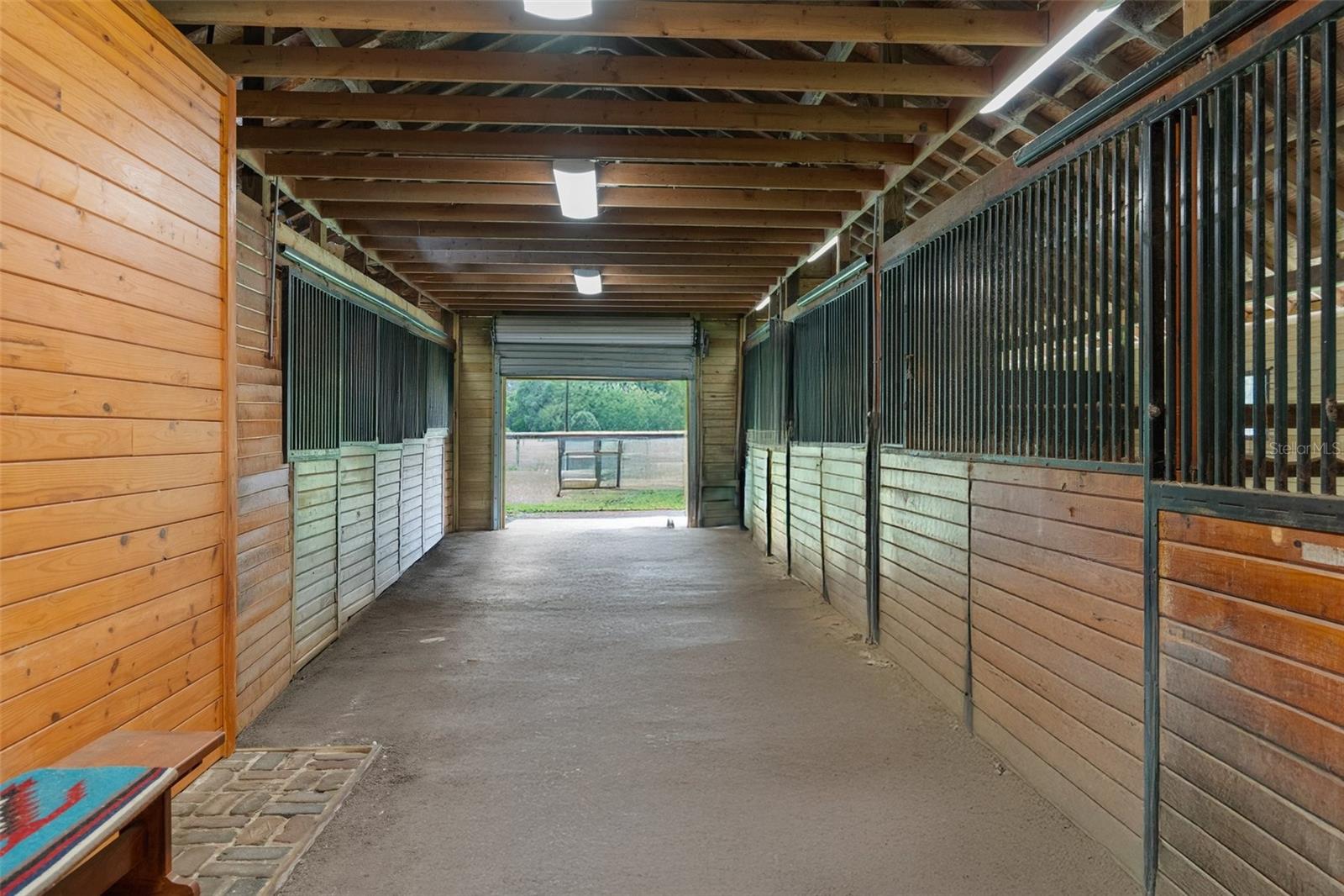 Listing photo id 53 for 1325 Culbreath Road