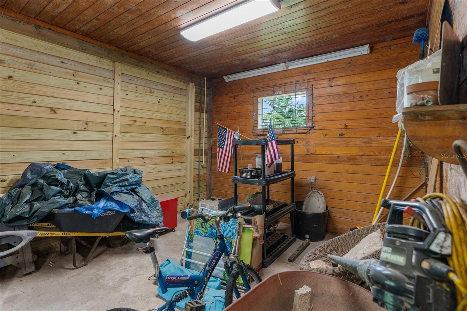 Listing photo id 57 for 1325 Culbreath Road