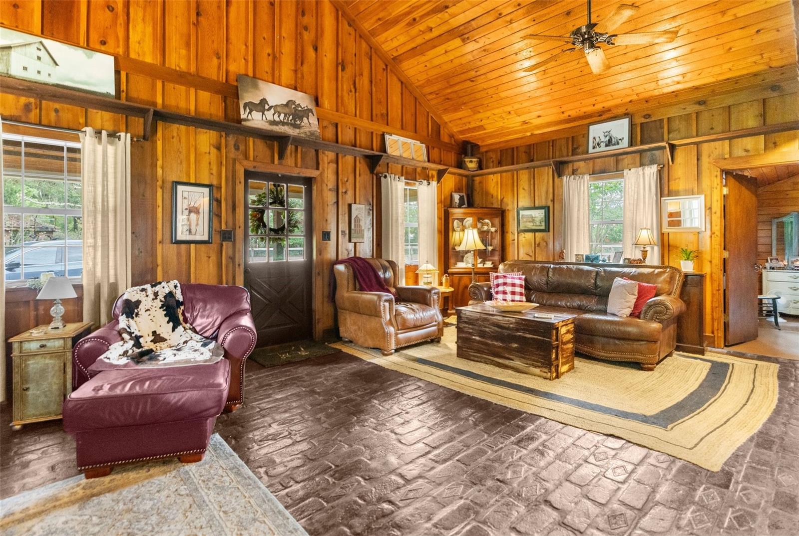 Listing photo id 61 for 1325 Culbreath Road