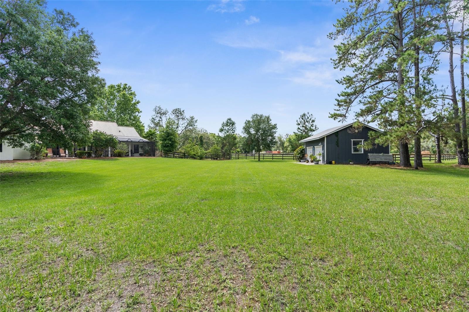Listing photo id 73 for 1325 Culbreath Road