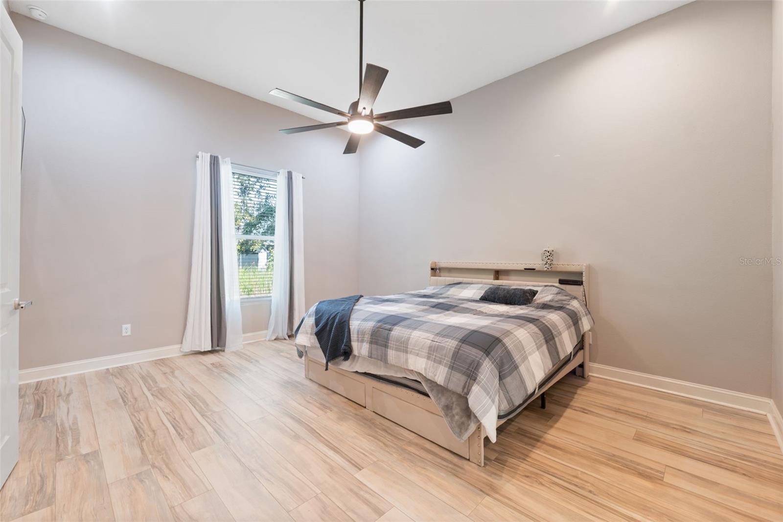 Image 15 of 65 For 11780 Osprey Avenue