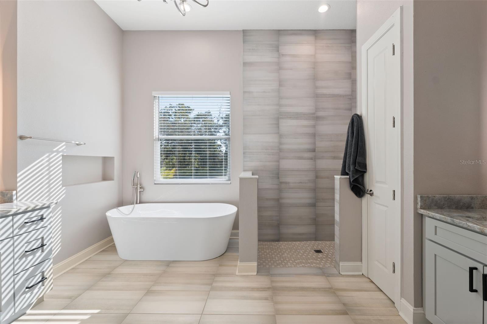 Image 17 of 65 For 11780 Osprey Avenue