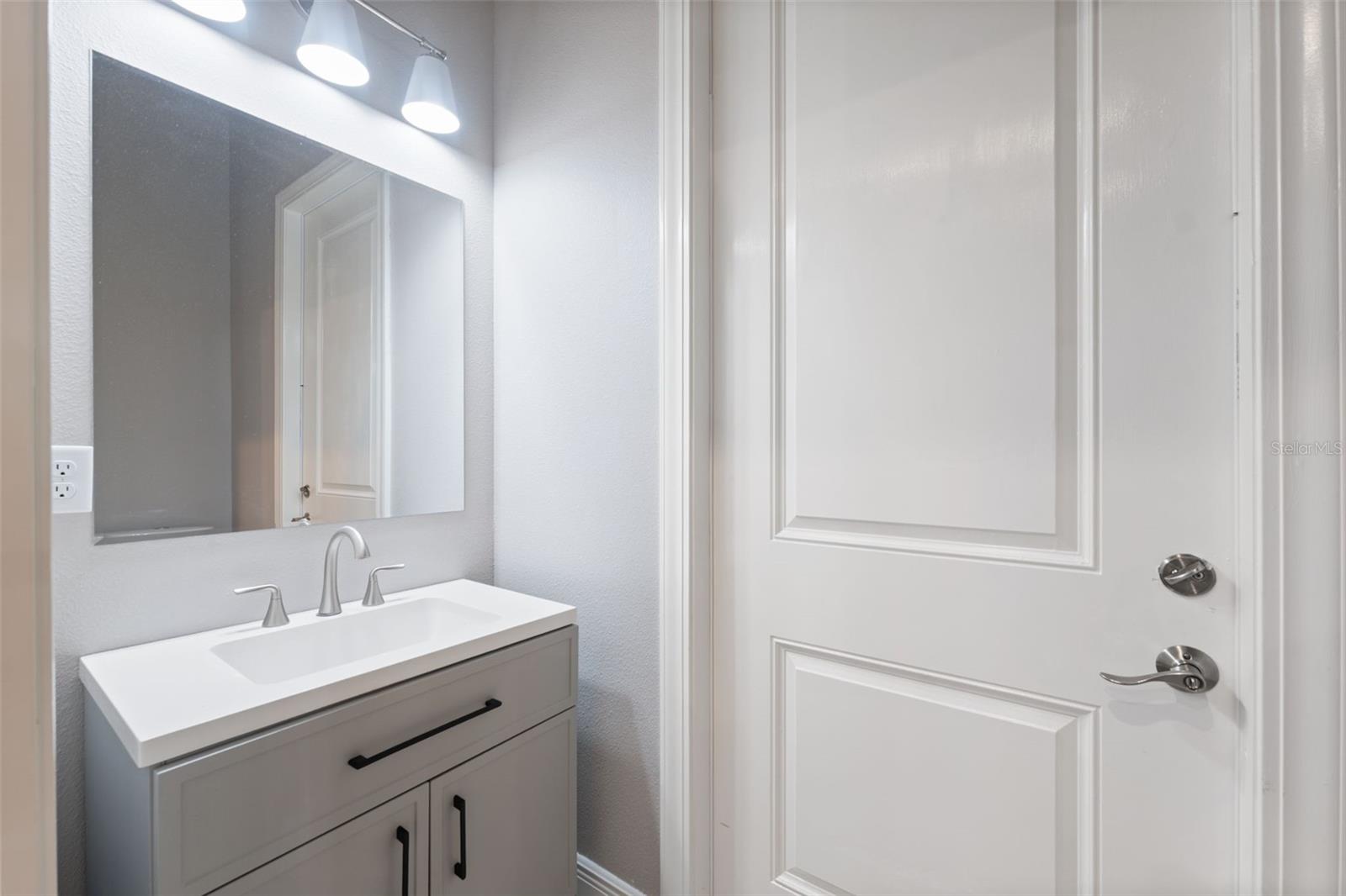 Image 26 of 65 For 11780 Osprey Avenue