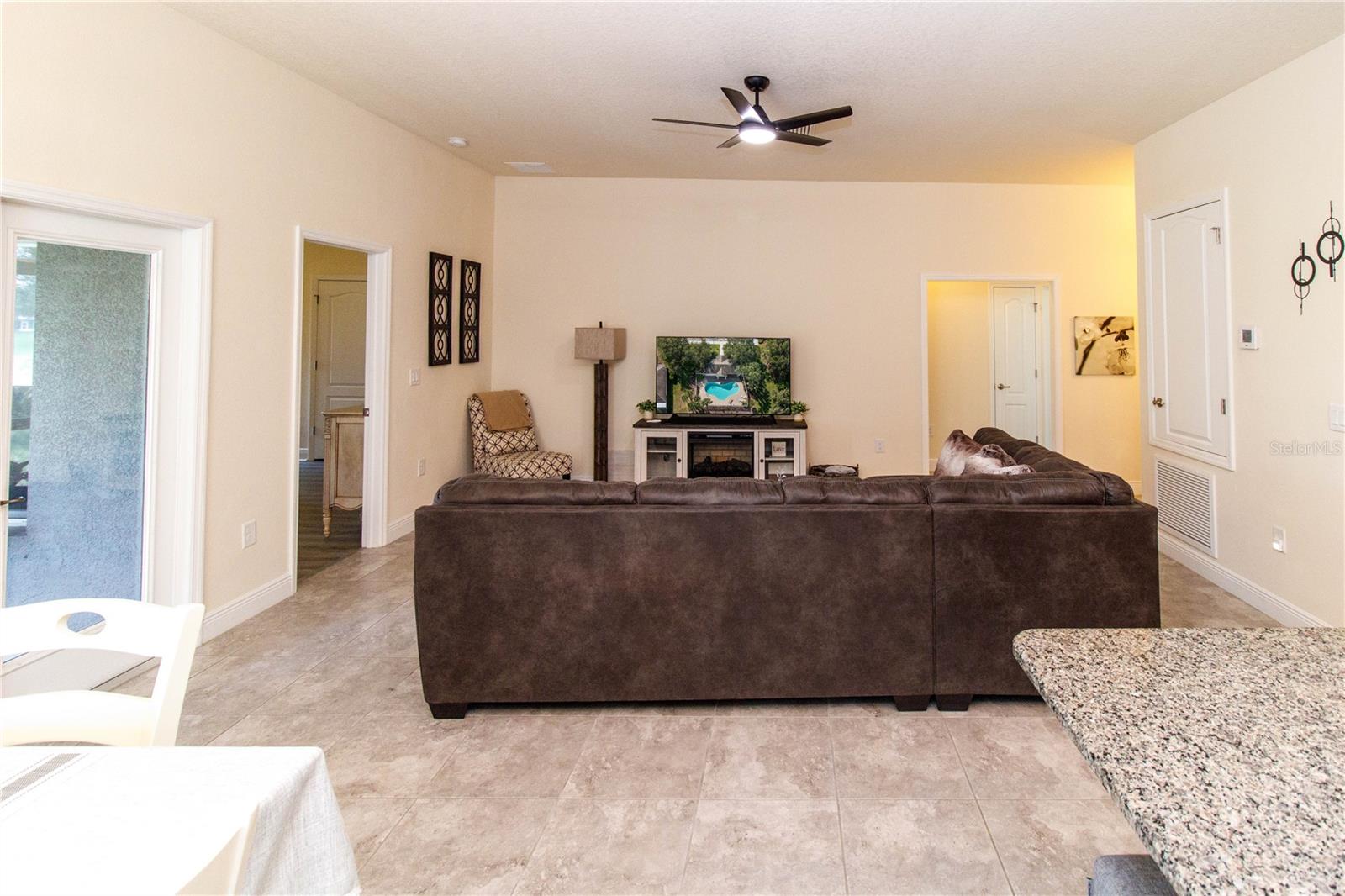 Image 18 of 46 For 14514 Potterton Circle