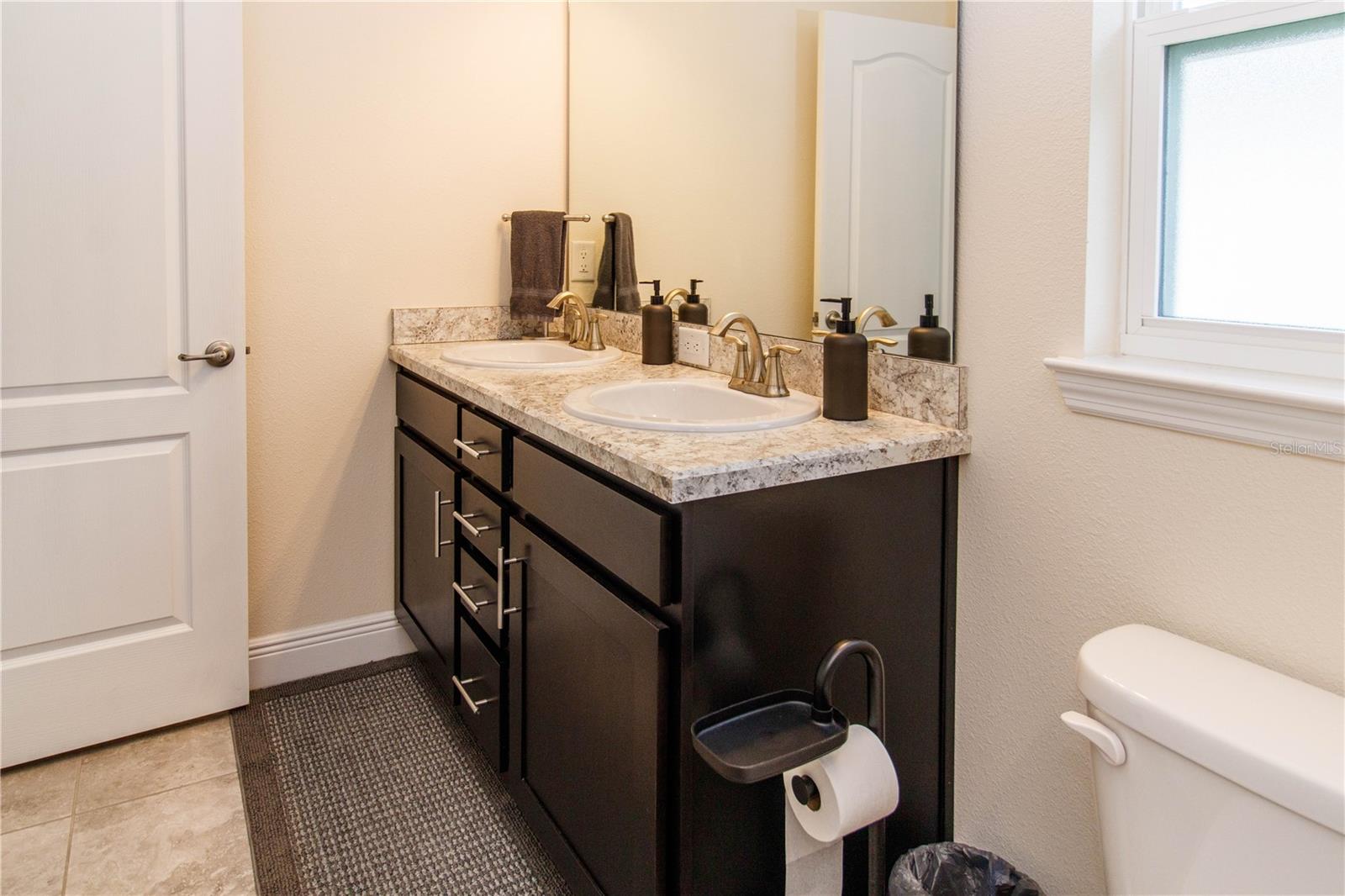 Image 24 of 46 For 14514 Potterton Circle