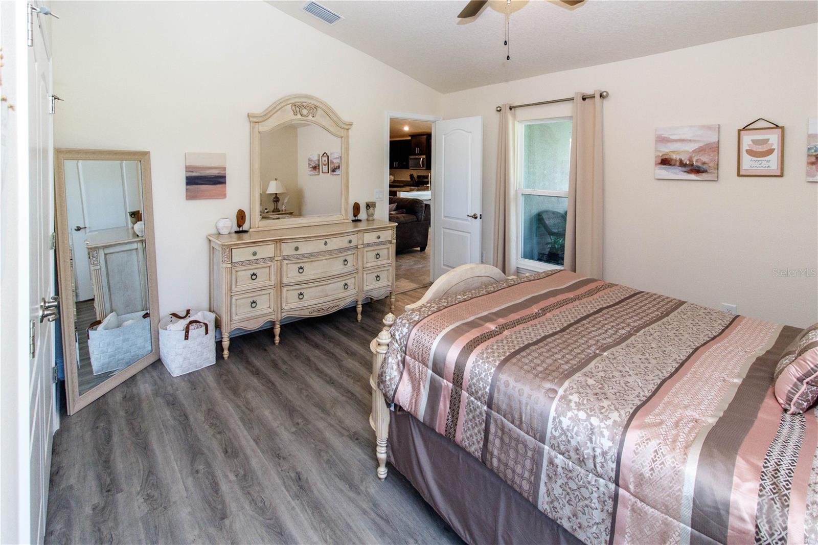 Image 25 of 46 For 14514 Potterton Circle