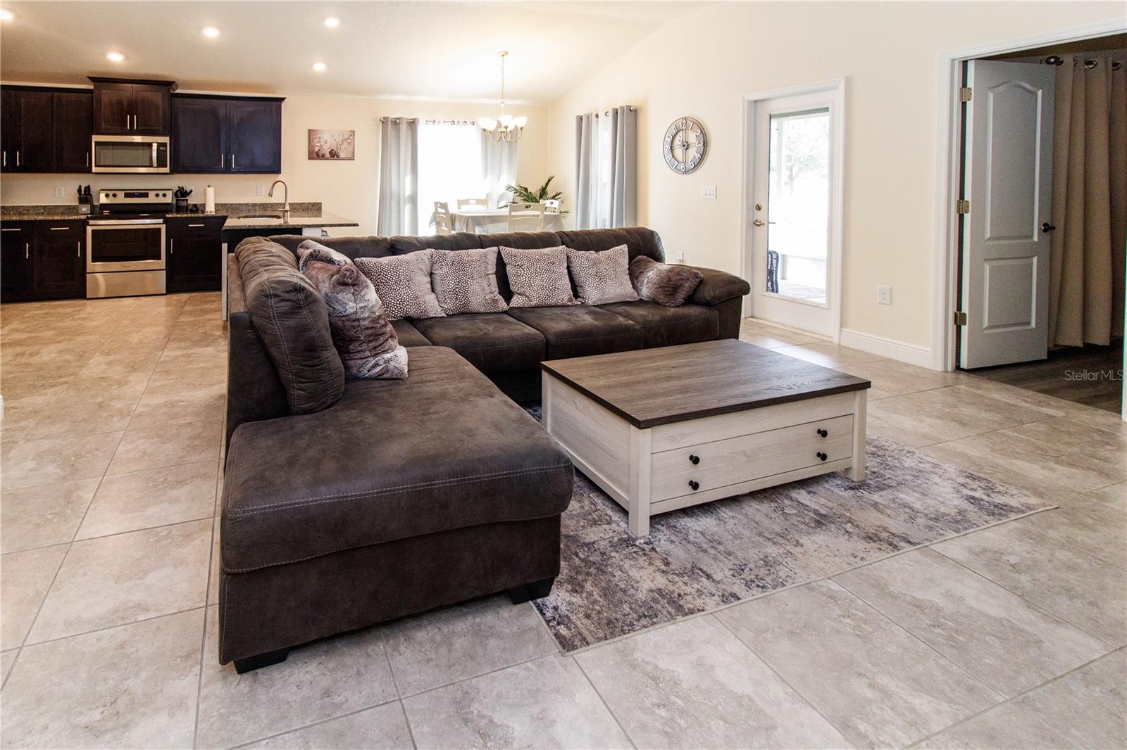 Image 31 of 46 For 14514 Potterton Circle