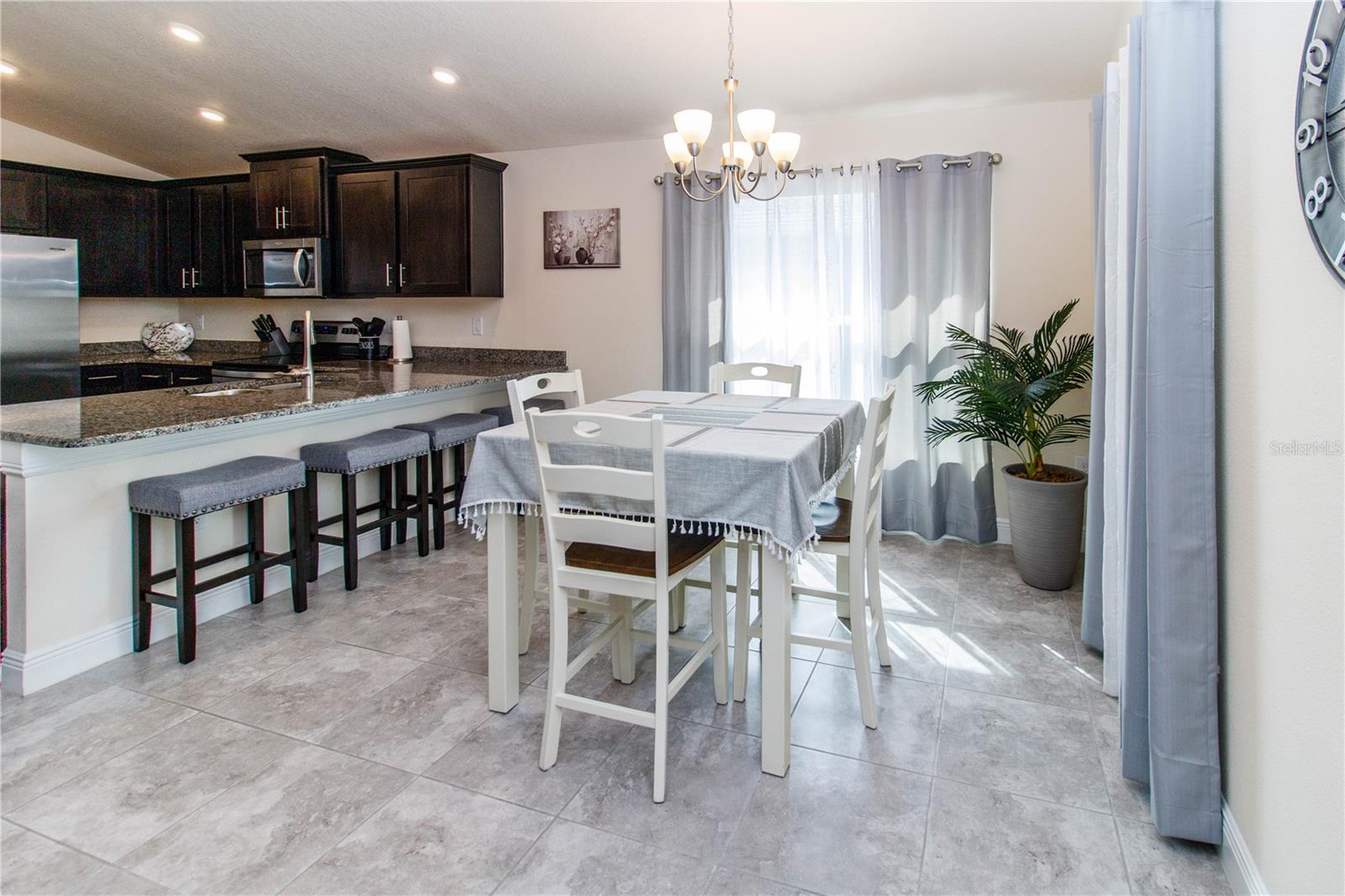 Image 9 of 46 For 14514 Potterton Circle