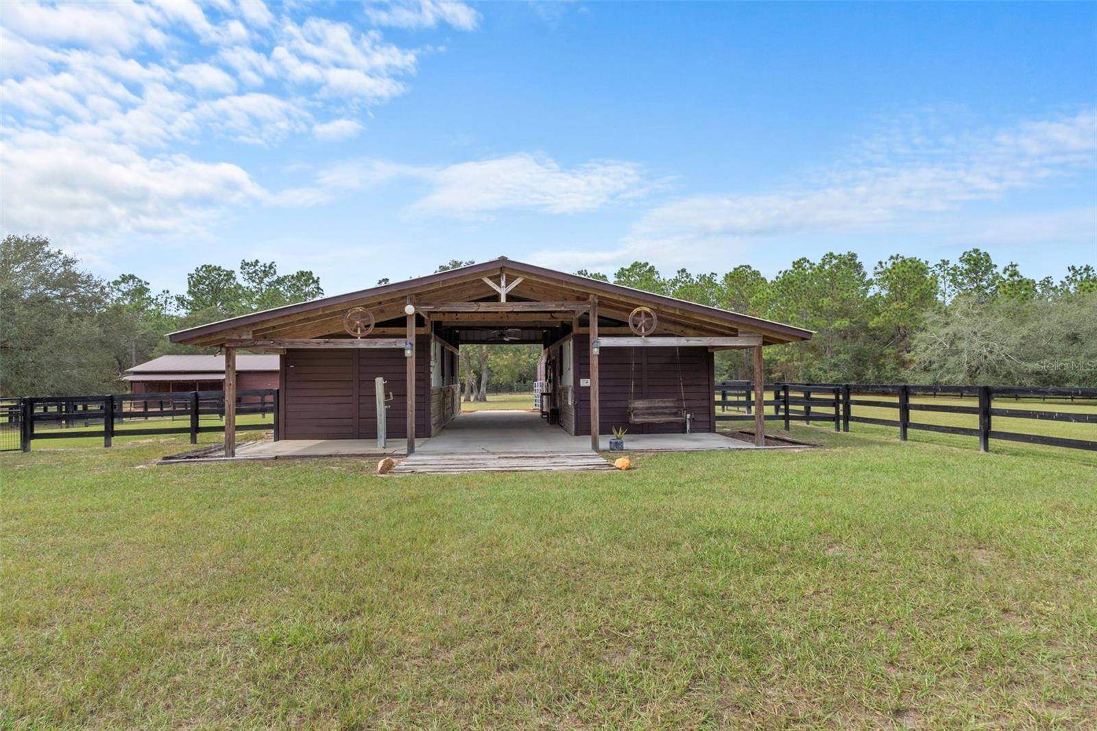 Listing photo id 39 for 4202 Pony Drive