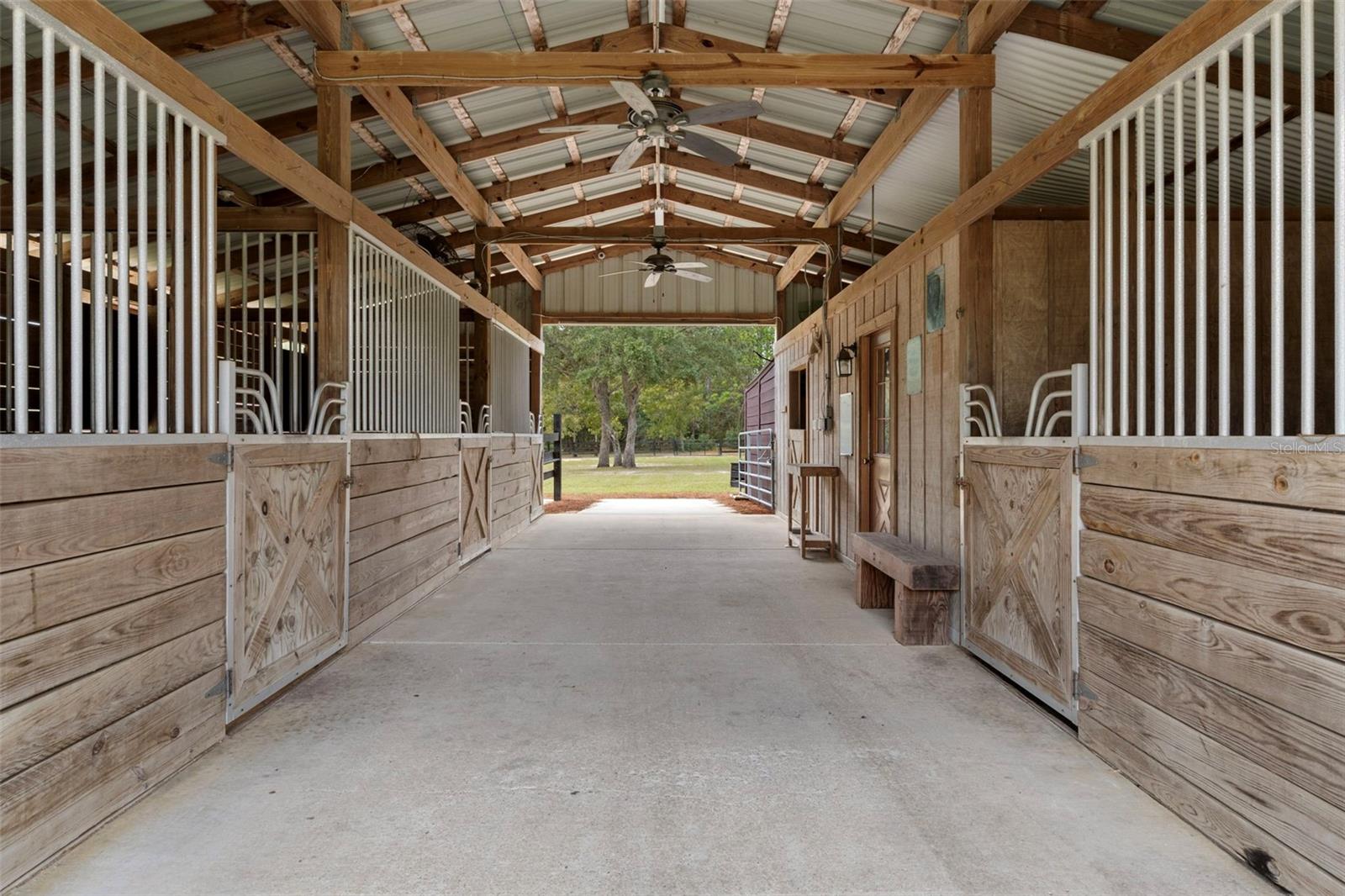 Listing photo id 41 for 4202 Pony Drive