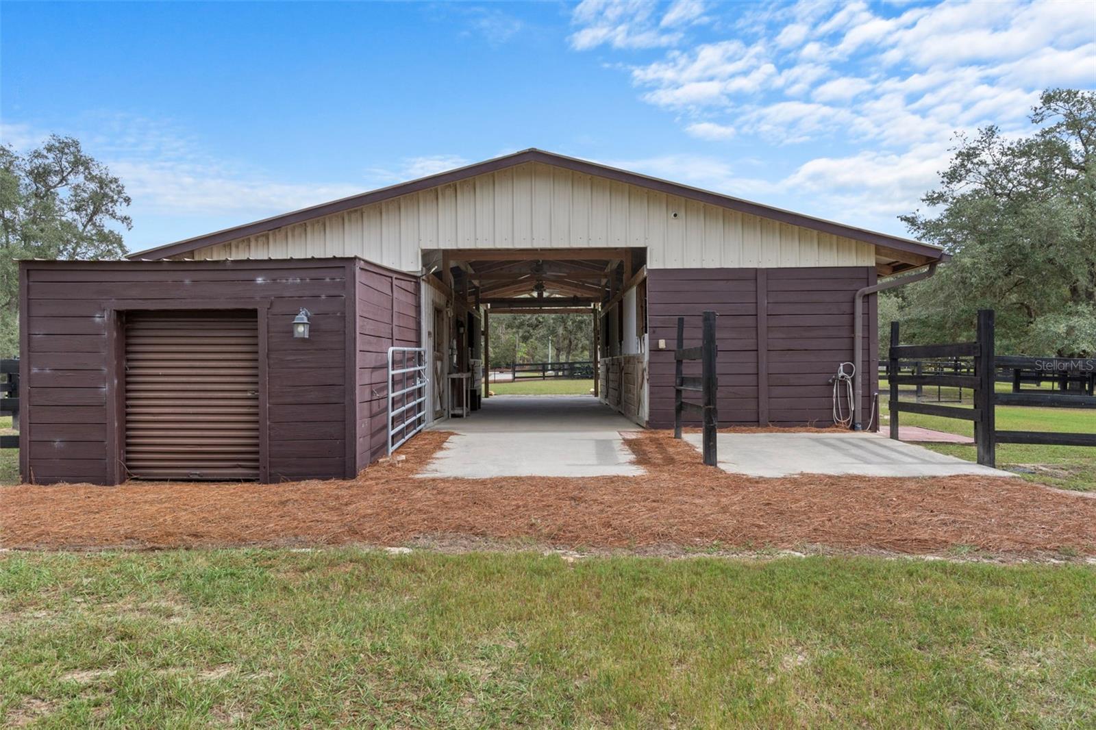 Listing photo id 45 for 4202 Pony Drive