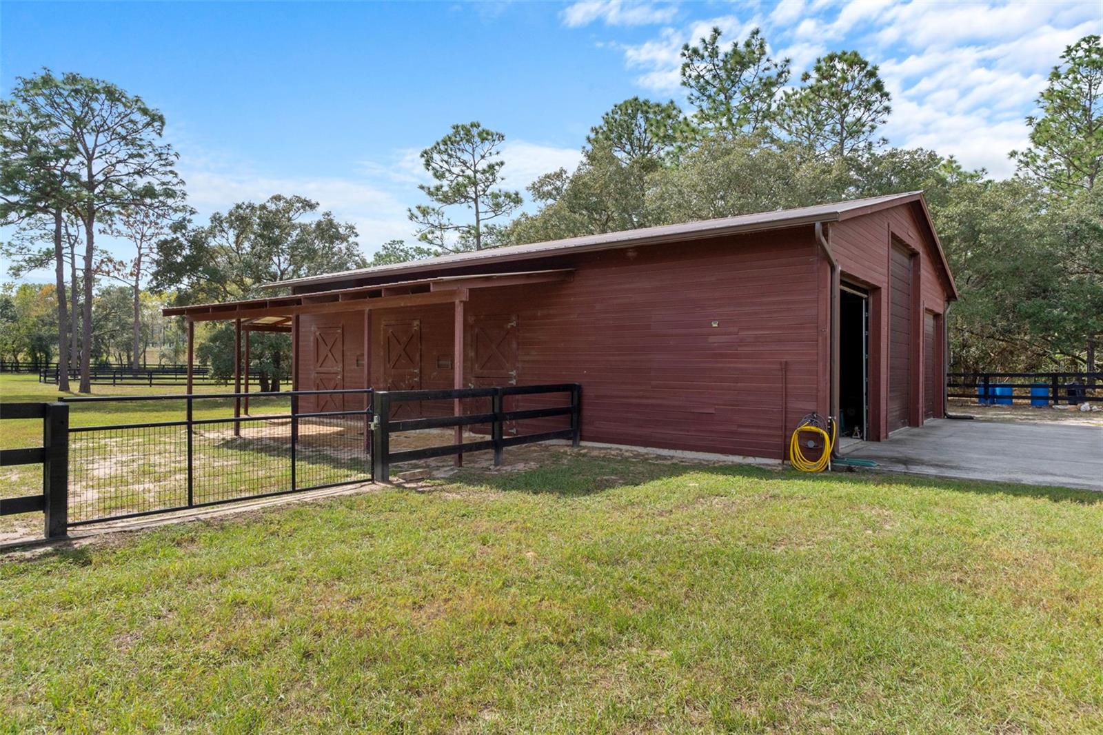 Listing photo id 48 for 4202 Pony Drive