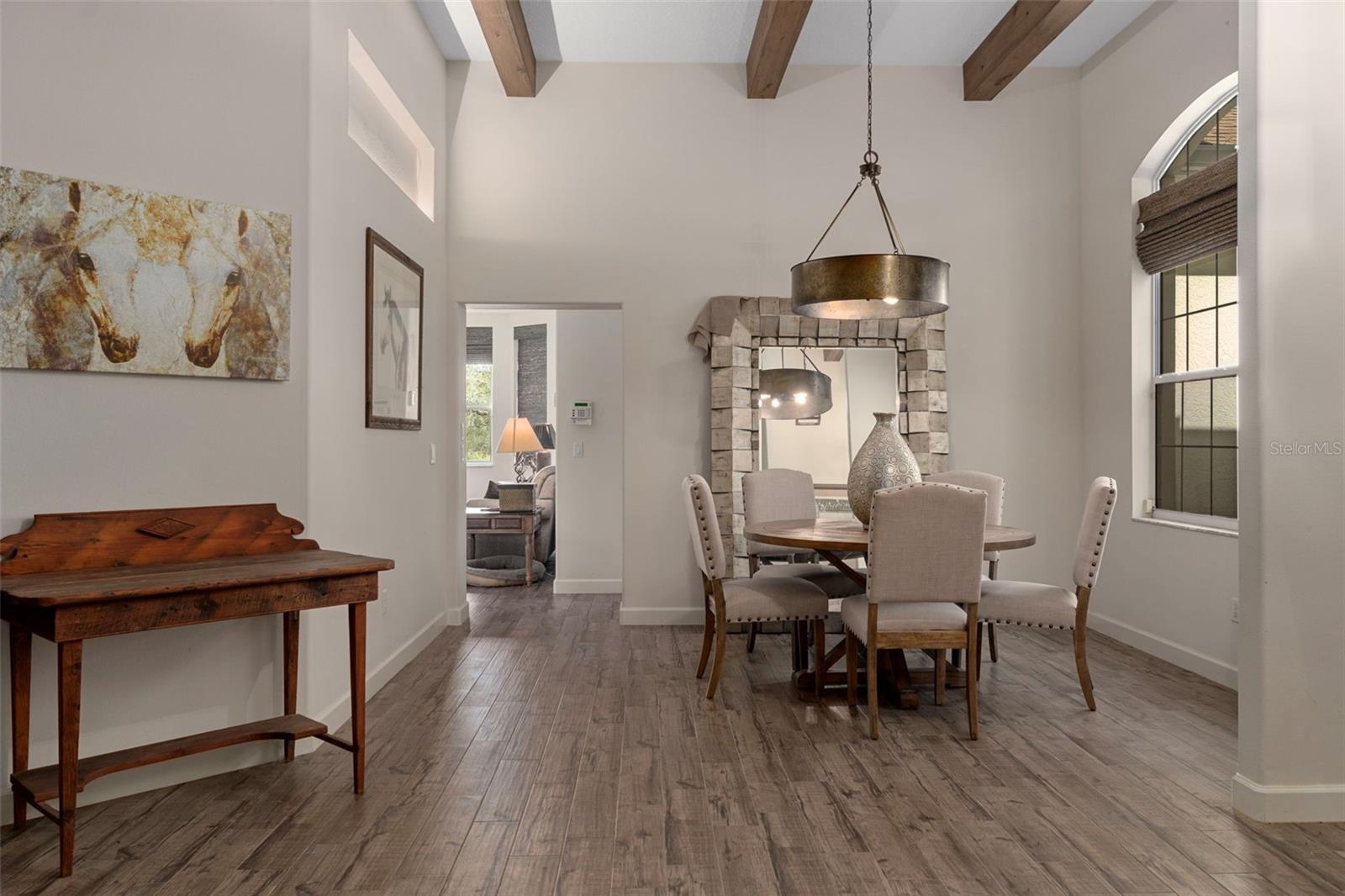 Listing photo id 5 for 4202 Pony Drive