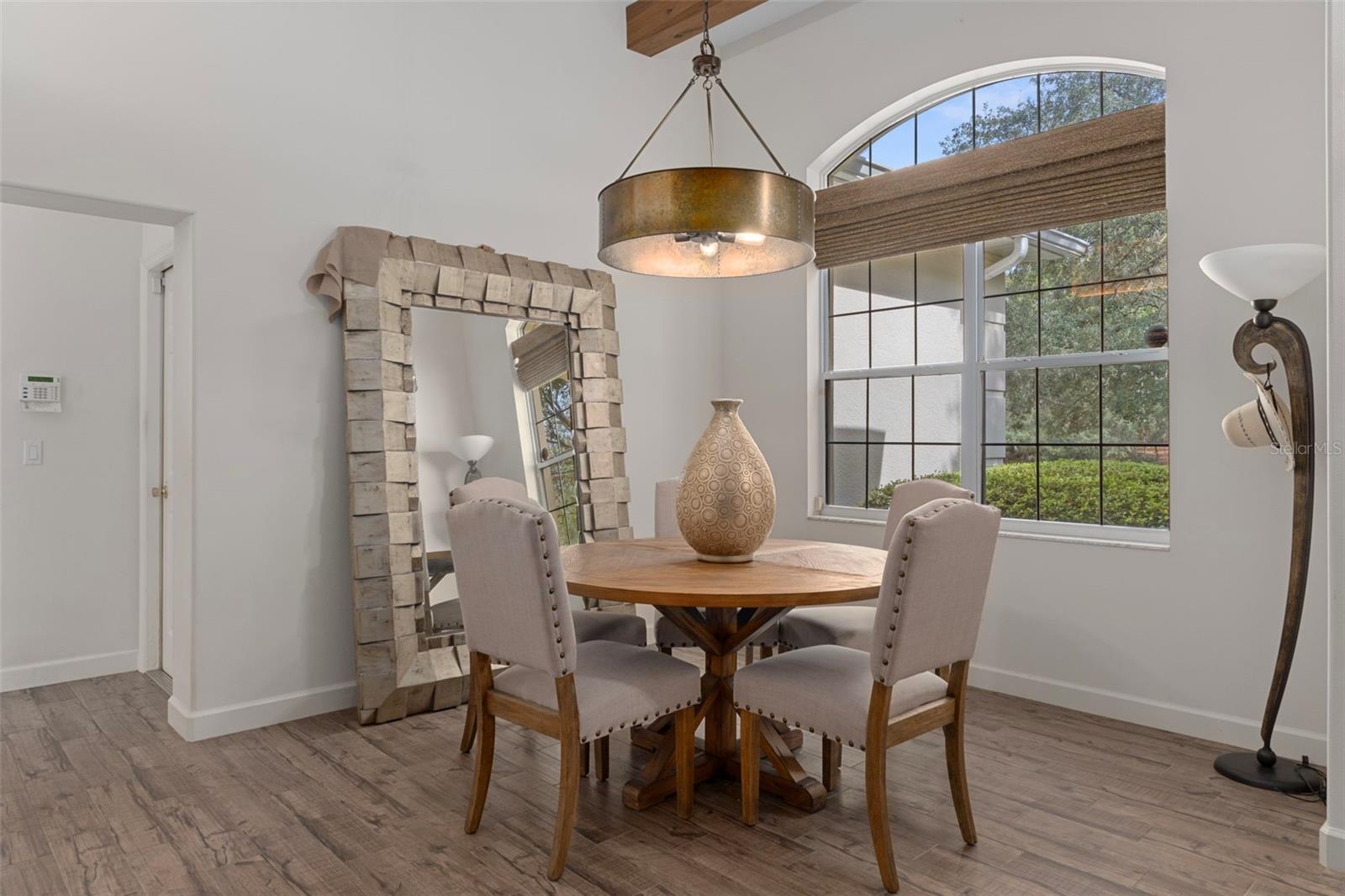 Listing photo id 6 for 4202 Pony Drive