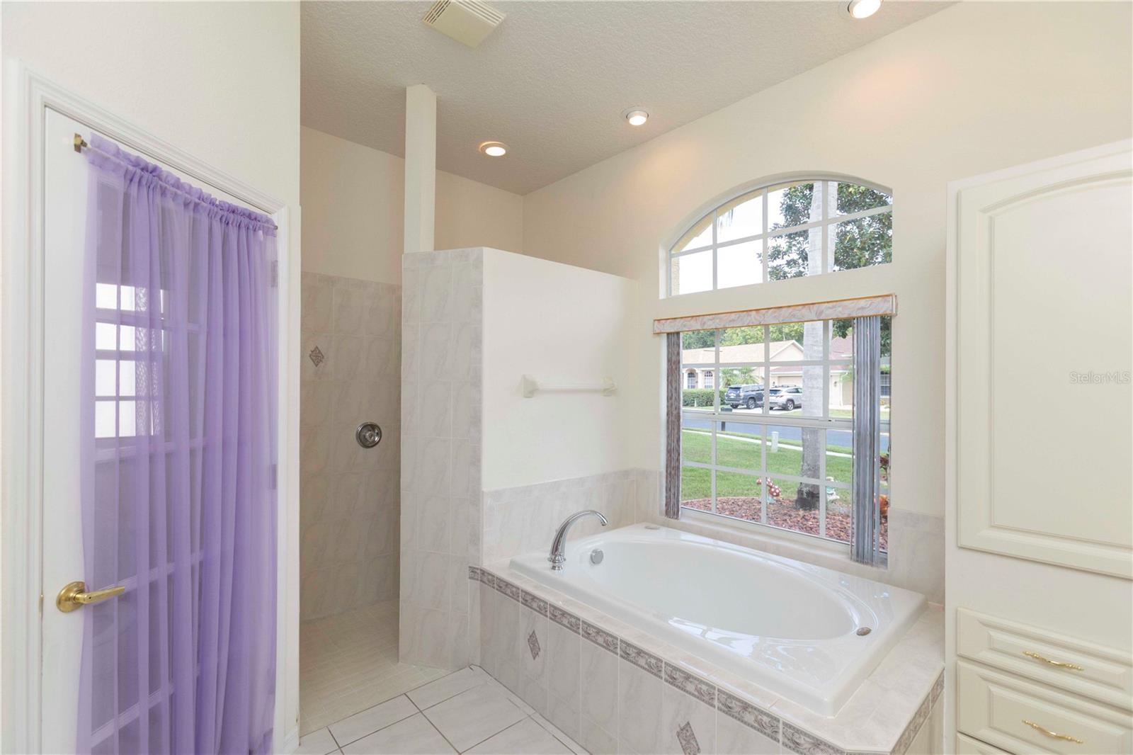 Image 32 of 49 For 11915 Tee Time Circle