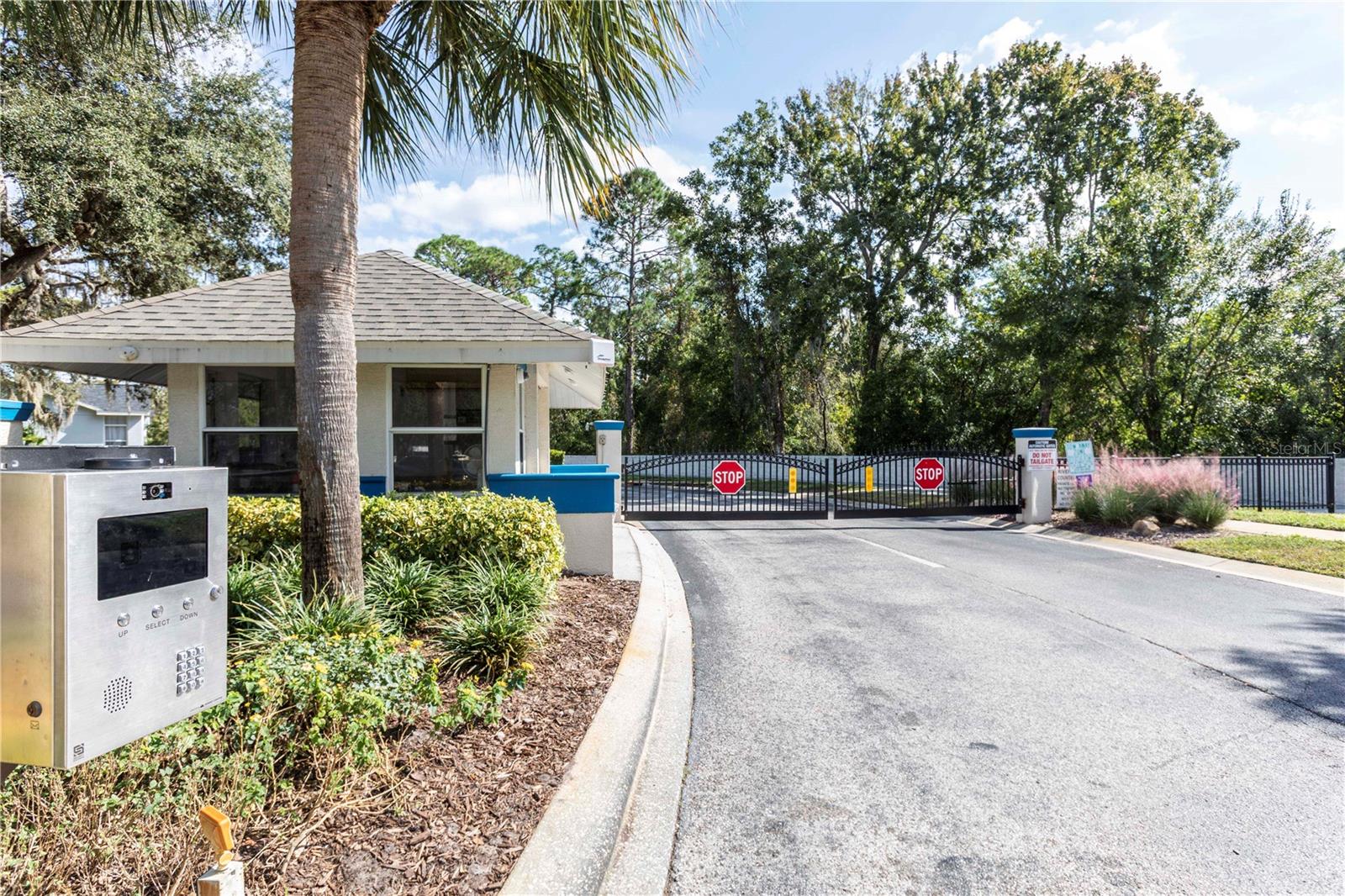 Image 43 of 49 For 11915 Tee Time Circle