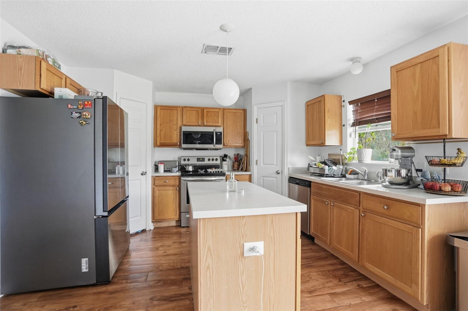 Image 15 of 48 For 11077 Jenny Wren Road