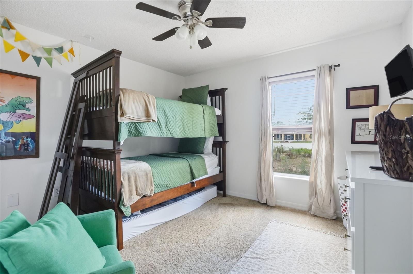 Image 22 of 48 For 11077 Jenny Wren Road