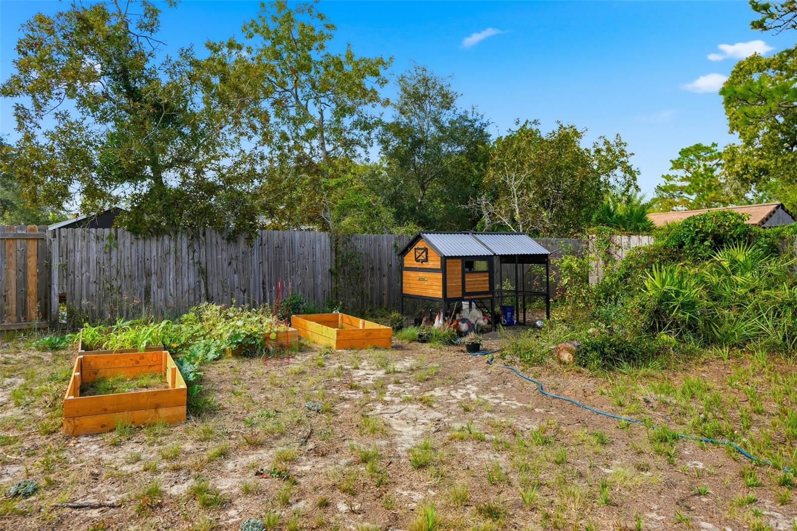 Image 34 of 48 For 11077 Jenny Wren Road