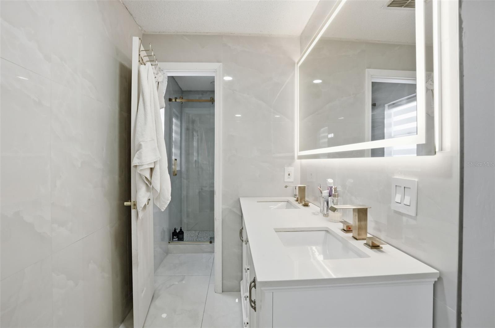 Image 8 of 48 For 11077 Jenny Wren Road