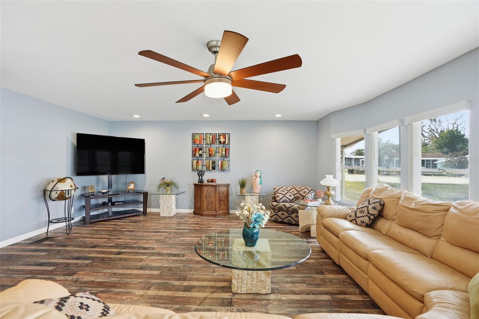 Image 8 of 61 For 8156 Baycrest Drive