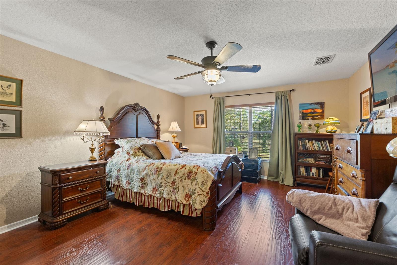 Image 21 of 58 For 5 Boxleaf  