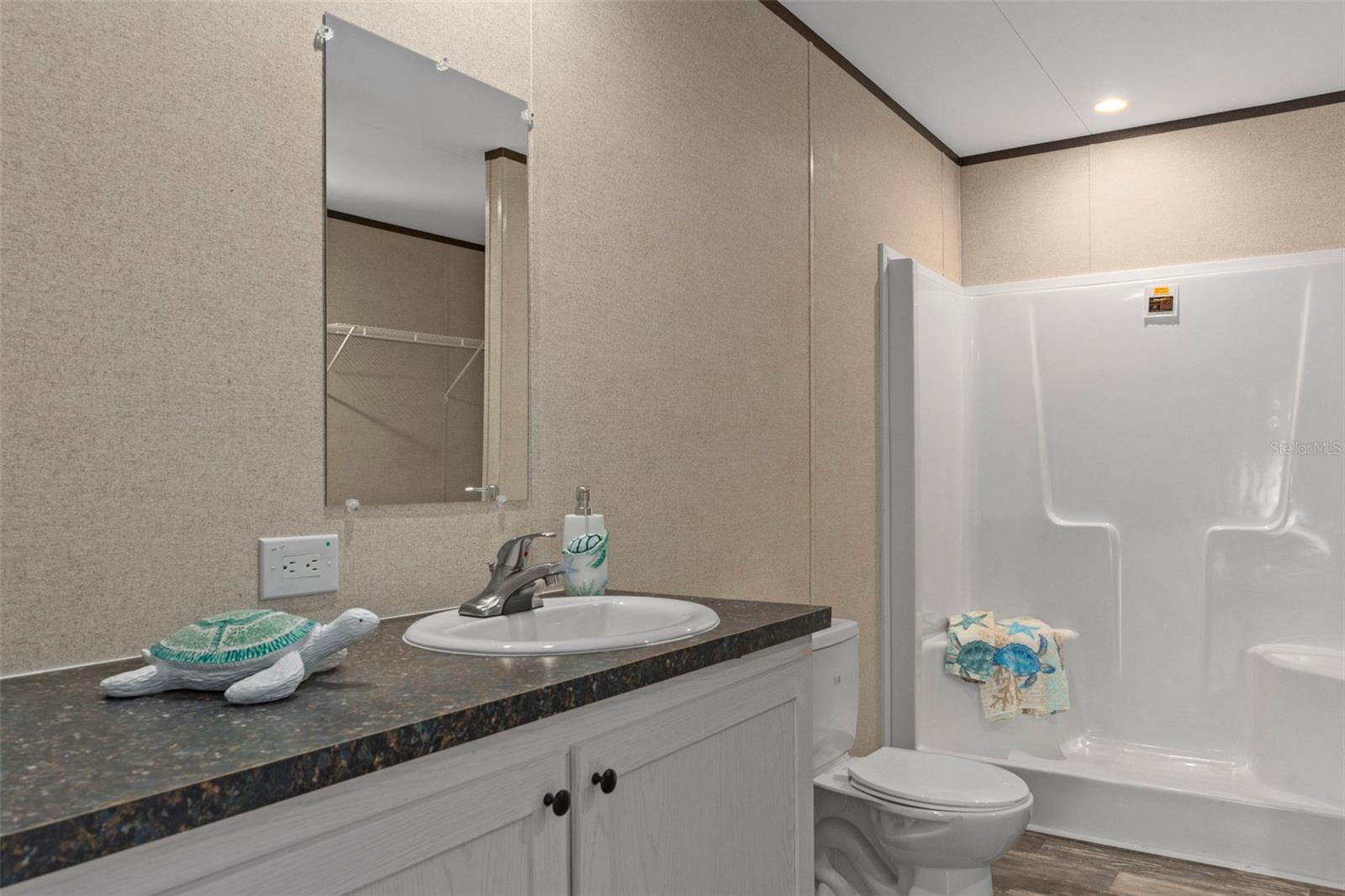 Image 20 of 27 For 2455 North Street