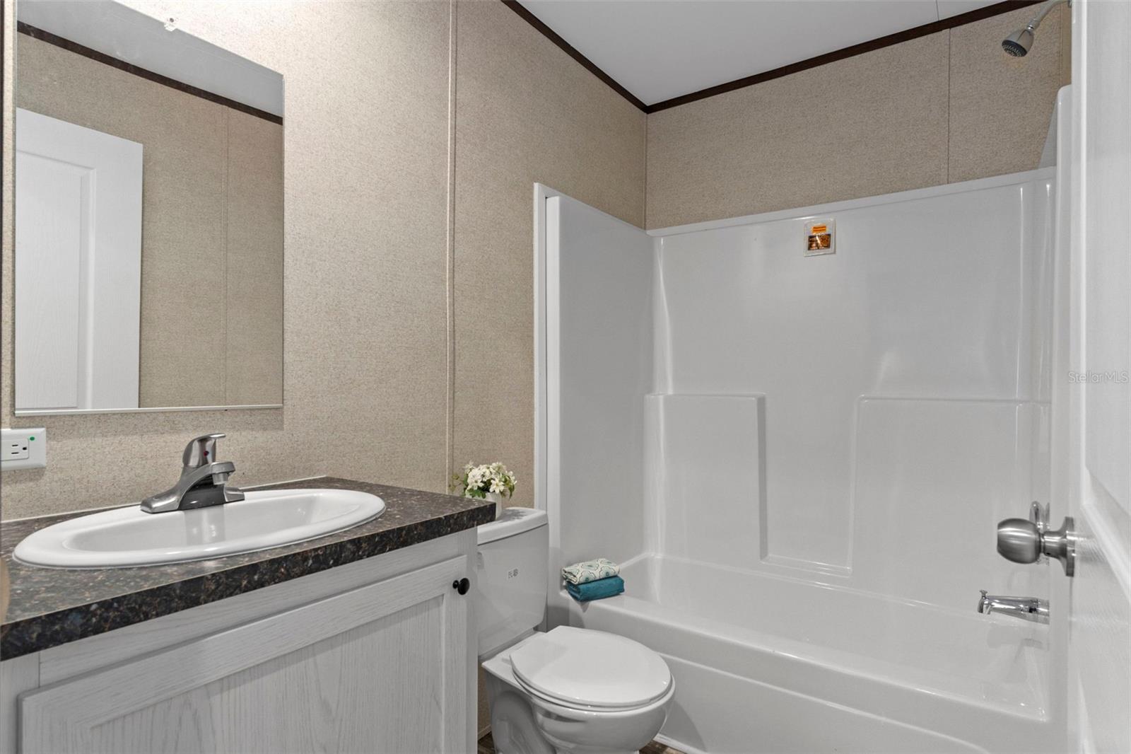 Image 23 of 27 For 2455 North Street