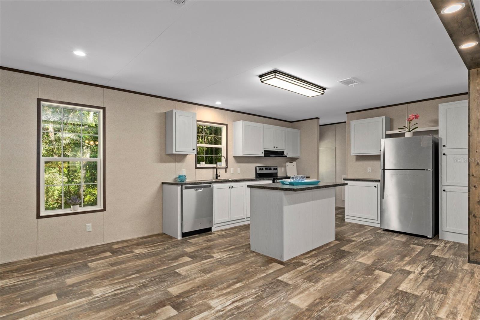 Image 9 of 27 For 2455 North Street