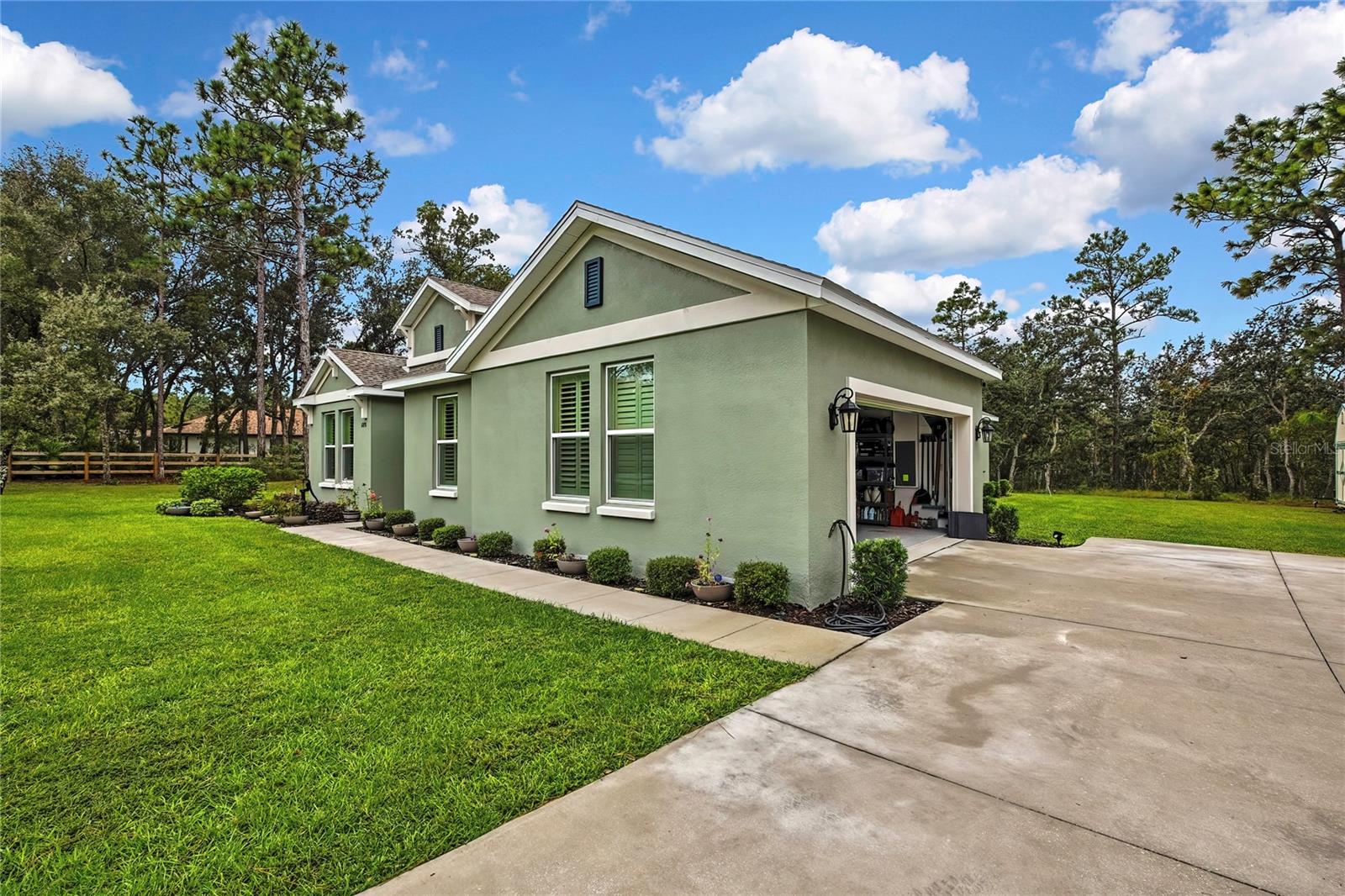 Image 4 of 60 For 6098 Peardale Terrace