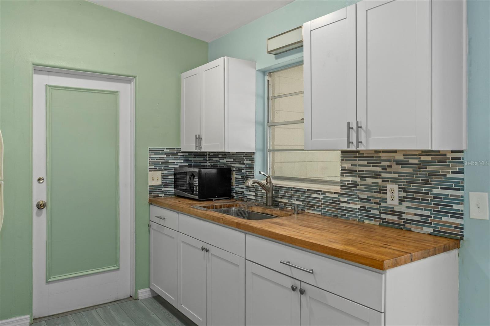 Image 20 of 41 For 6421 Finance Avenue