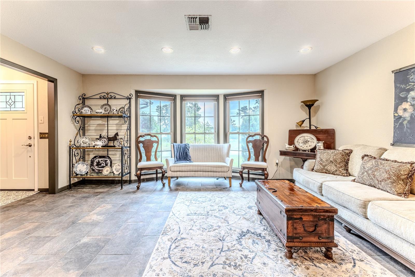 Image 12 of 72 For 8480 Colma Street