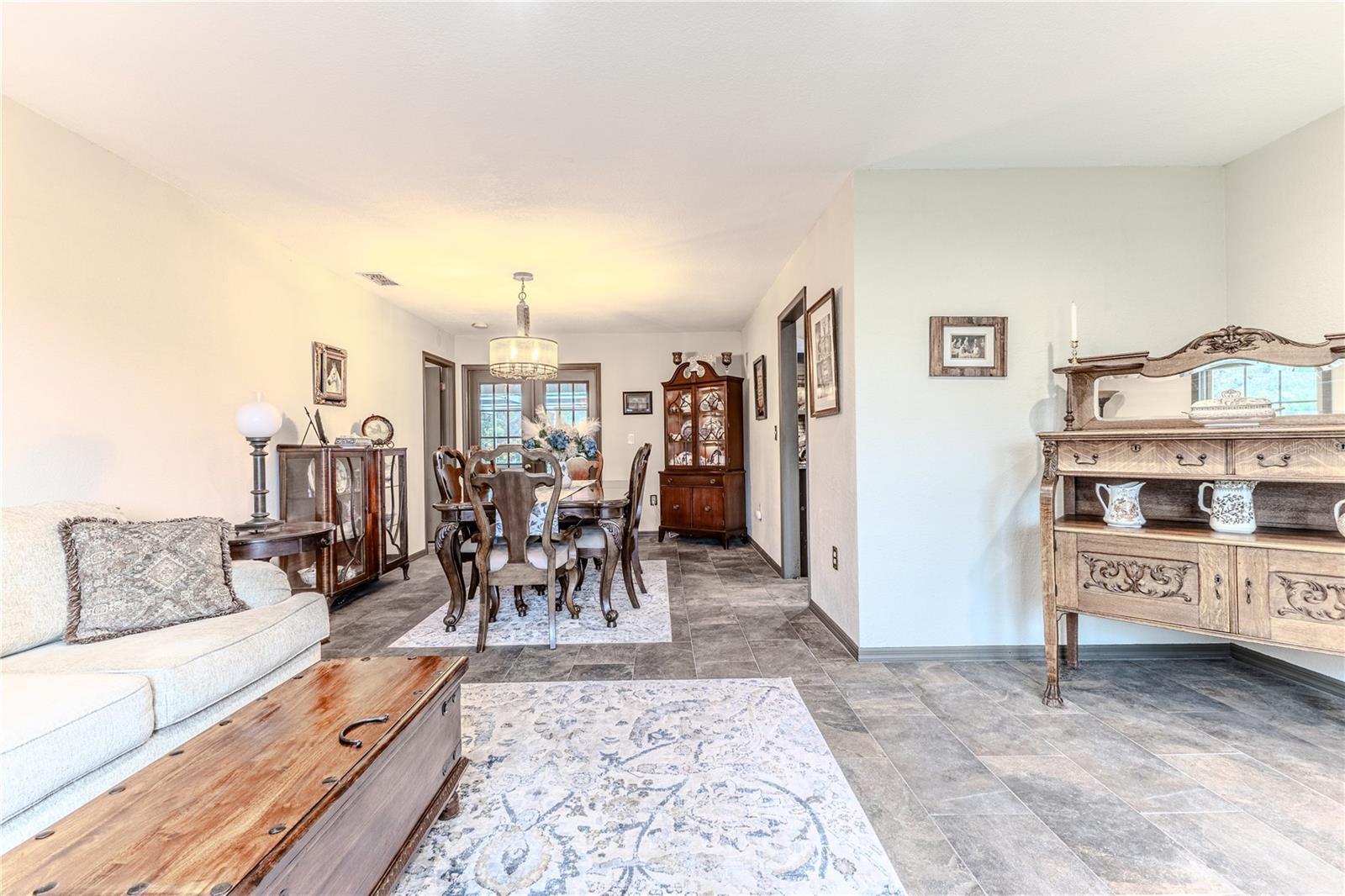 Image 14 of 72 For 8480 Colma Street