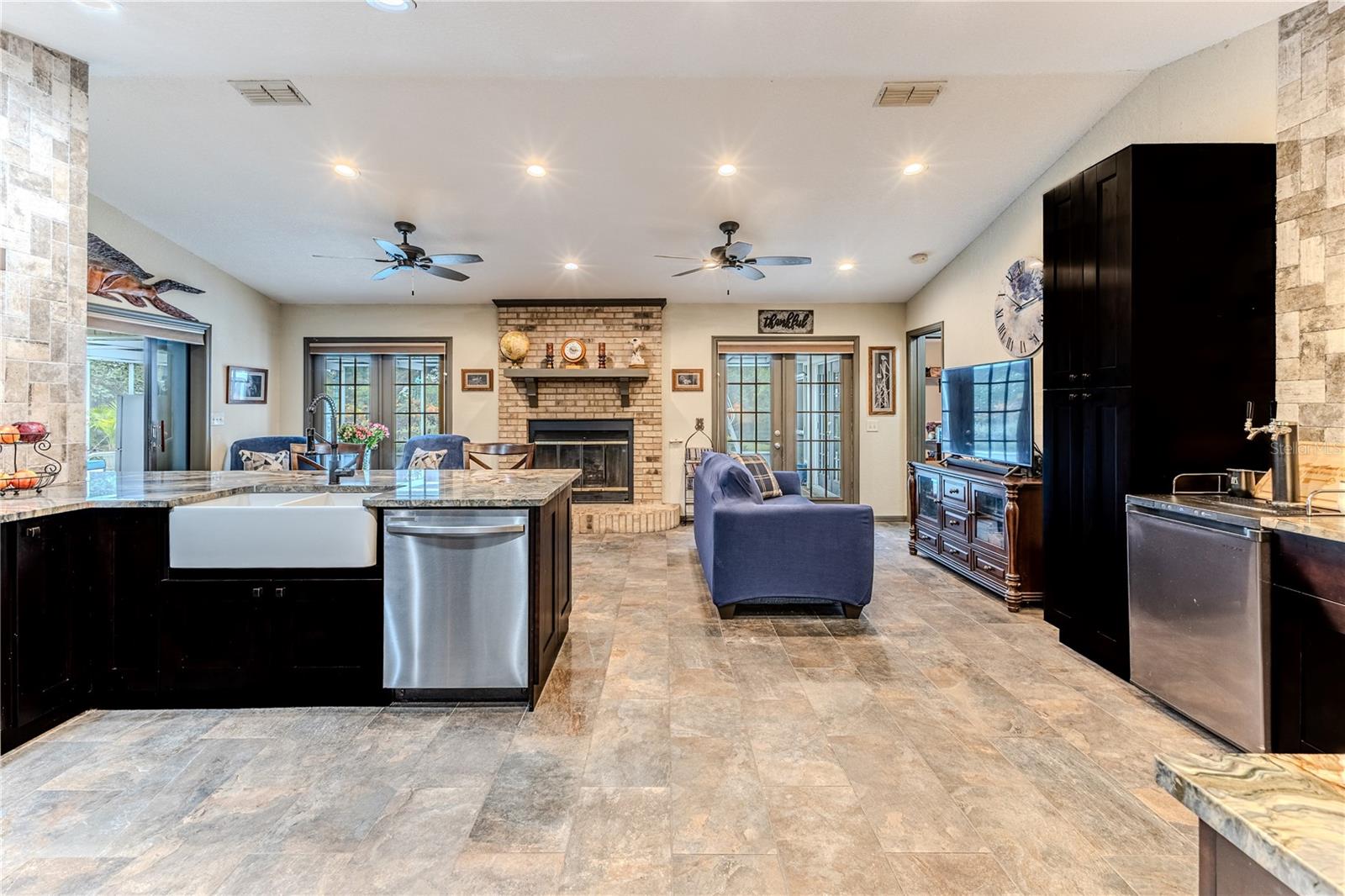 Image 20 of 72 For 8480 Colma Street